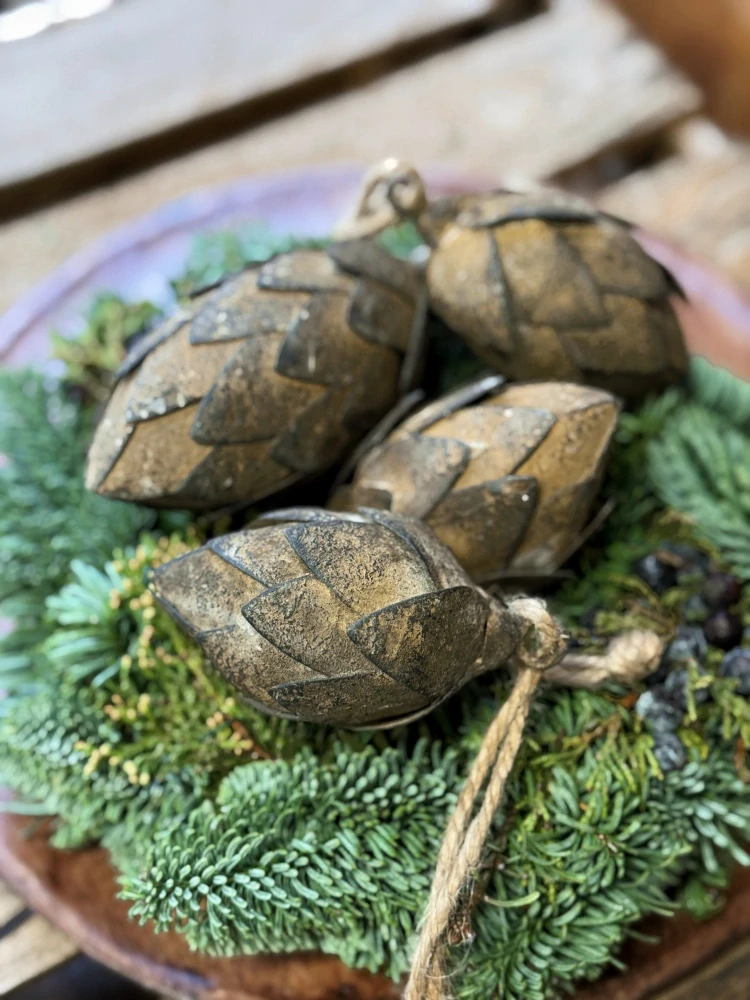 Luxusní kovová závěsná šiška - bronzová patina
