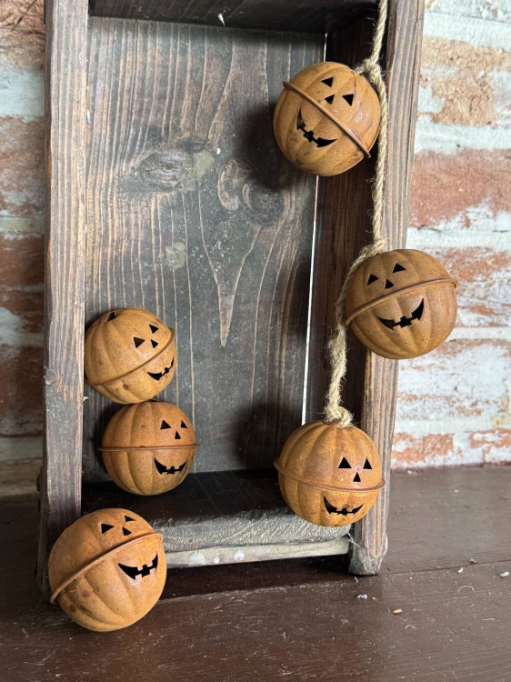 Podzimní rezavá rolnička "Halloween"