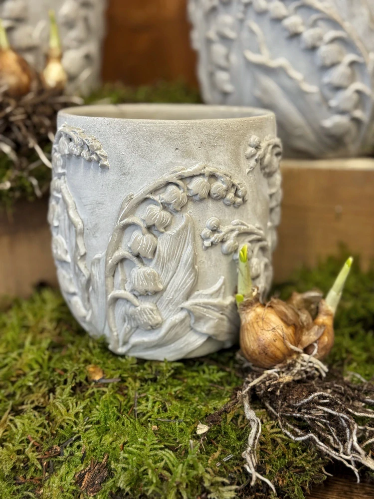 Betonový obal "Konvalinka" (20 x 12 cm)