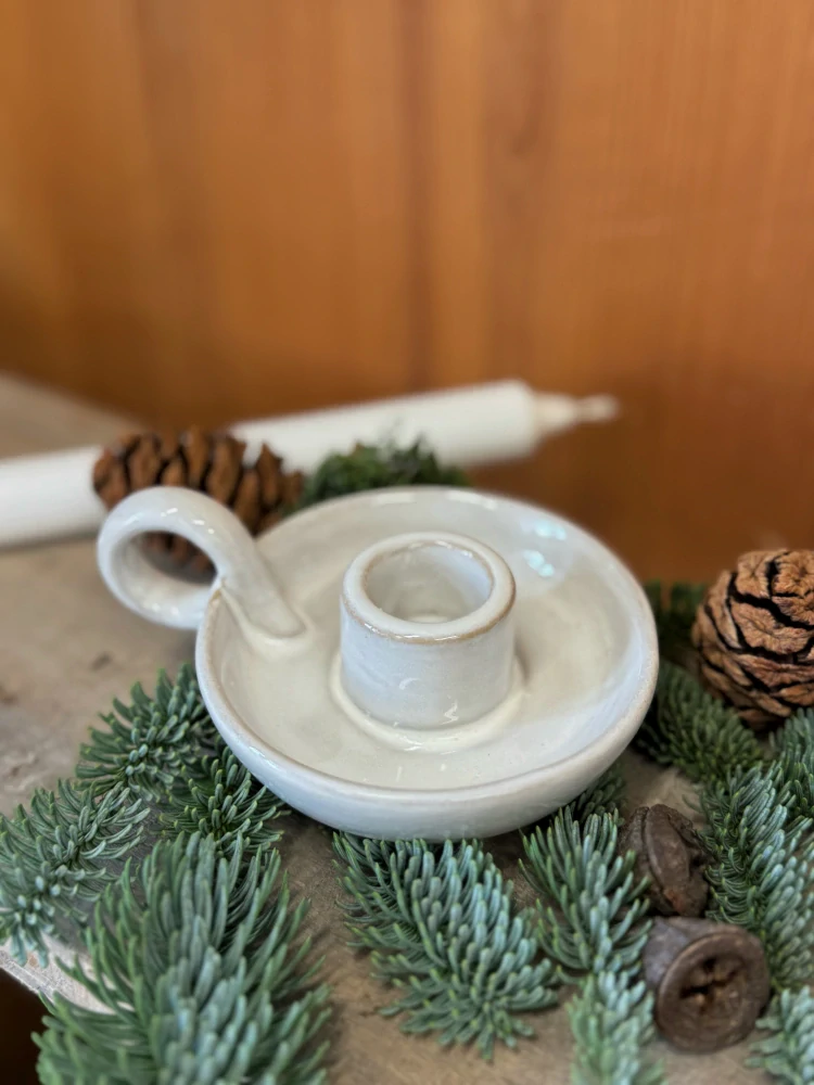 Porcelánový svícen s ouškem 