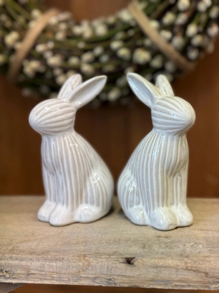 Sedící porcelánový králík 