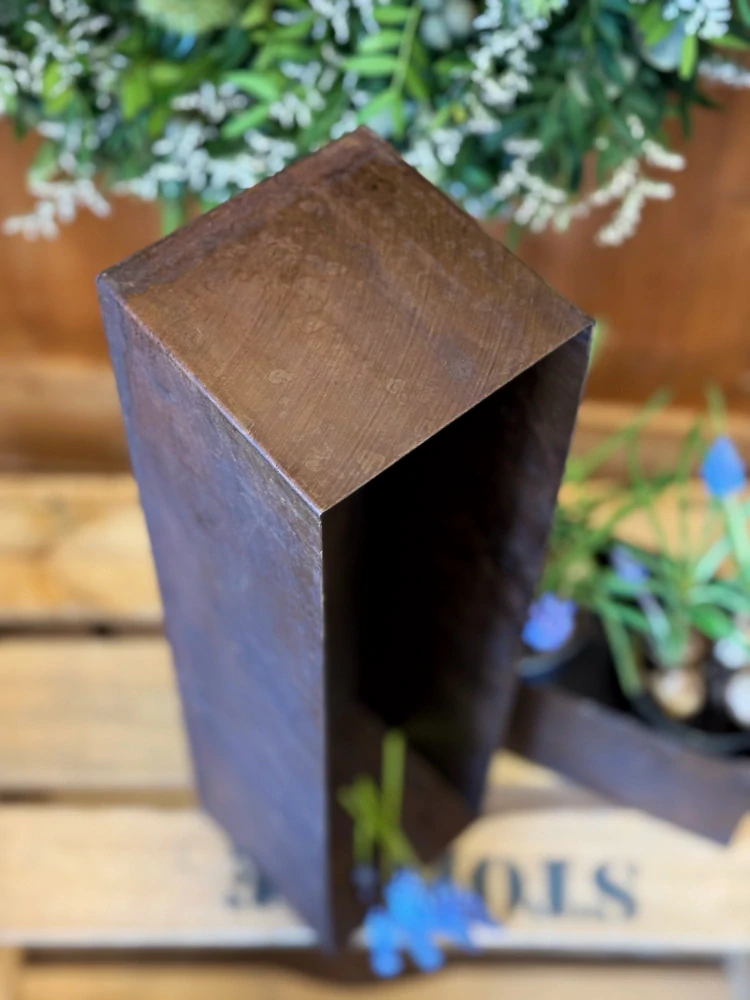 Plechový rezavý truhlík - 30 cm 